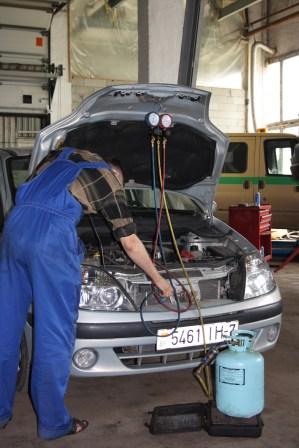 Заправка кондиционера в автомобиле в Минске